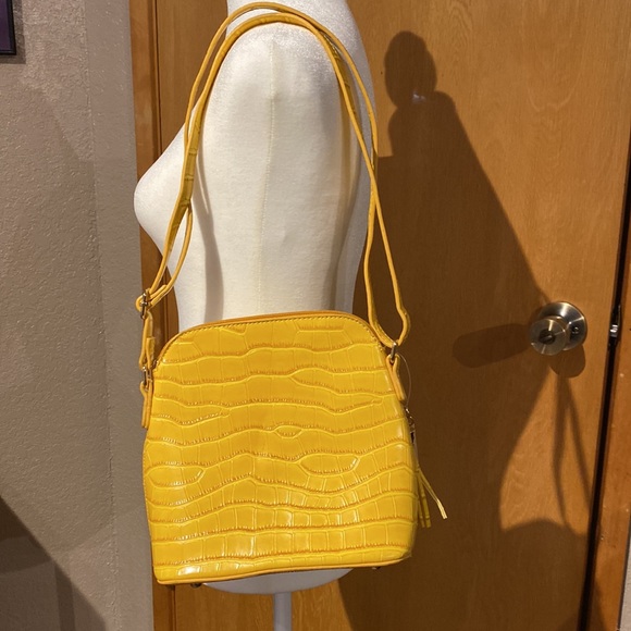 NWT  yellow handbag, no brand, brand new - Picture 3 of 6